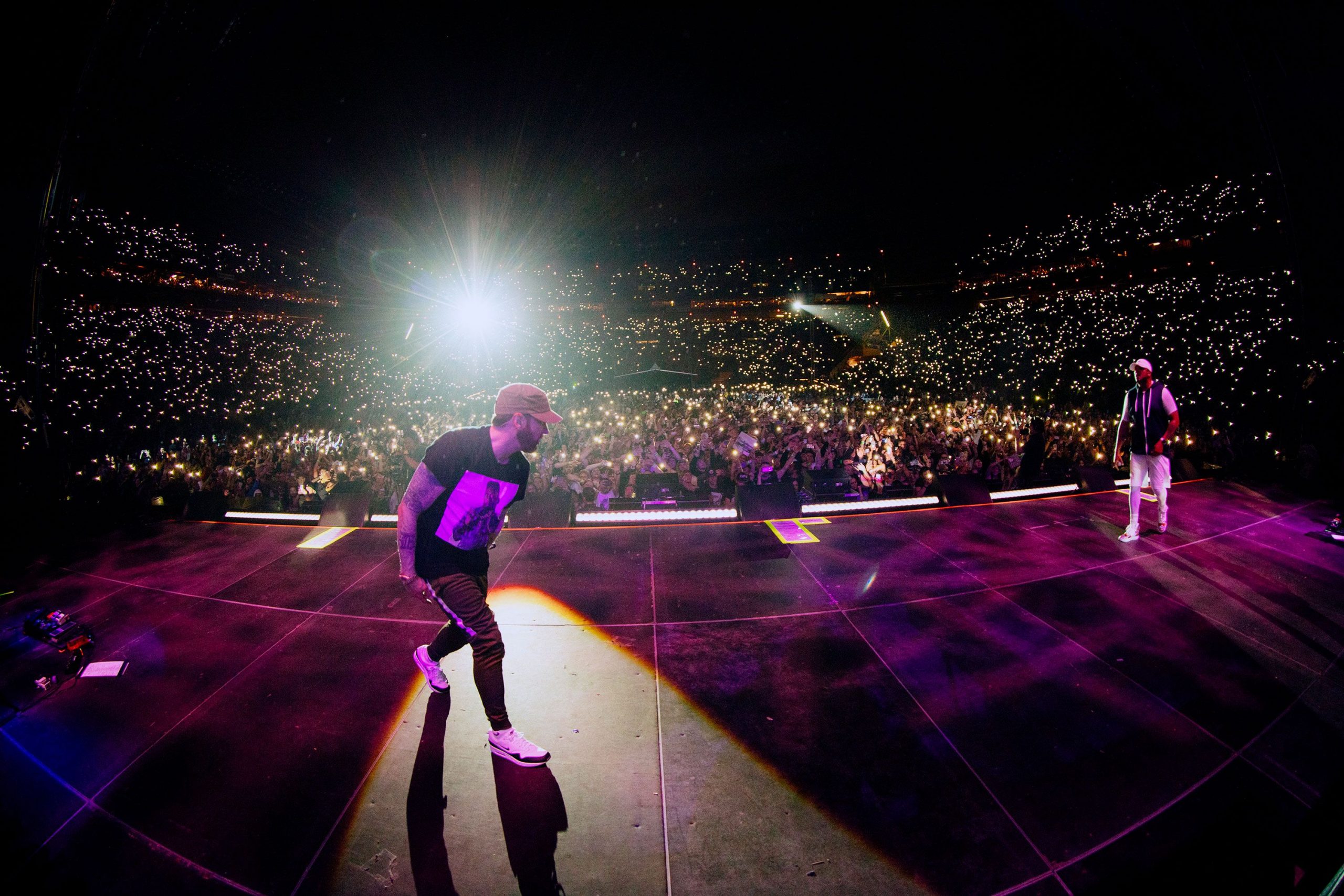 Концерт eminem fortnite. Eminem Concert 2019 Hawaii. Eminem Kamikaze Tour 2019 Aloha Stadium, Honolulu. Bullet time photo.